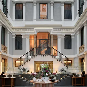 vizitați hotelul